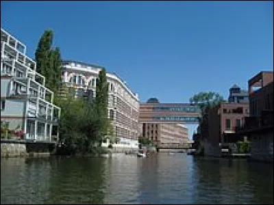 Laquelle de ces villes n'est pas bordée ou traversée par l'Elbe ?