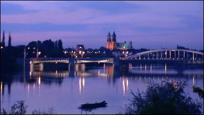 Laquelle de ces villes n'est pas bordée ou traversée par l'Oder ?
