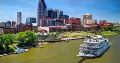 Laquelle de ces villes n'est pas bordée ou traversée par le Mississippi ?