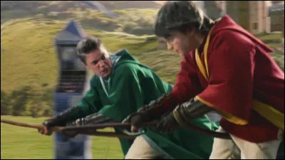 Comment s'appelle l'attrapeur de l'équipe de Quidditch de Serpentard ?
