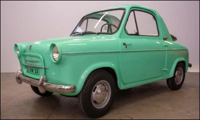 Quel est ce modèle produit par ACMA de 1957 à 1961 conçu par le constructeur italien Piaggio ?