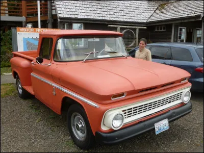 Qui a acheté le camion que conduit Bella ?