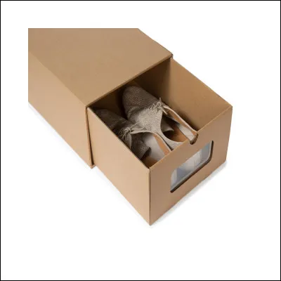 Comment reconnait-on un Belge dans un magasin de chaussures ?