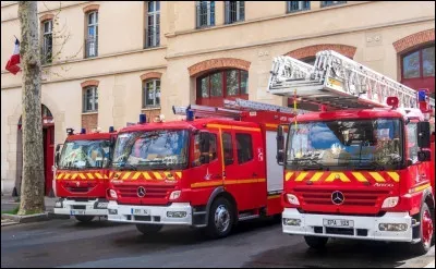 Pourquoi y a-t-il une baignoire sur les camions de pompiers belges ?