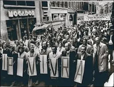 En 1973, les salariés d'une usine de Besançon se mettent en grève illimitée et reprennent la production en autogestion. Quelle était cette entreprise ?