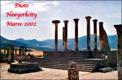 Quel est ce site archéologique, les vestiges d'une ville romaine du IIIe siècle avant J.-C., capitale du royaume de Mauritanie allié de Rome. Site du Maroc près de la ville sainte de Moulay Idriss ?