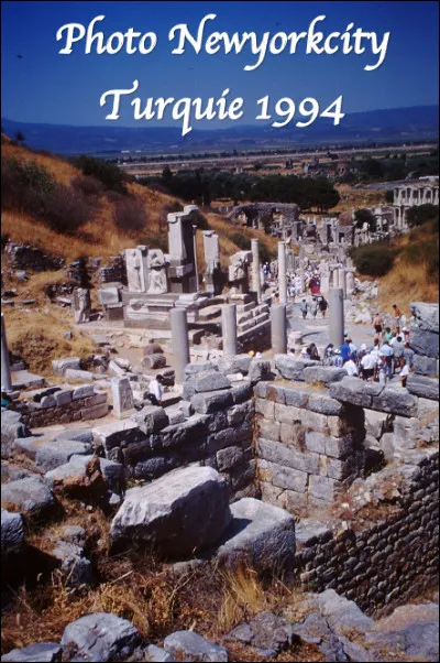 Quelle est ce site archéologique de Turquie, une ancienne cité grecque, port le plus actif de la mer Égée datant de Xe siècle avant J.-C ?