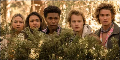 Quand JJ avait menti à la dame du bureau d'accueil du camp pour ados, comment s'appelait le faux chat de Kiara ?