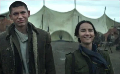 On voit ici Alina et Mal. Dans quelle série Netflix jouent ces 2 personnages ?