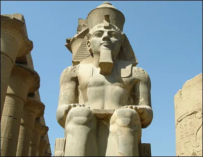 Quelle est la première épouse de Ramsès II ?