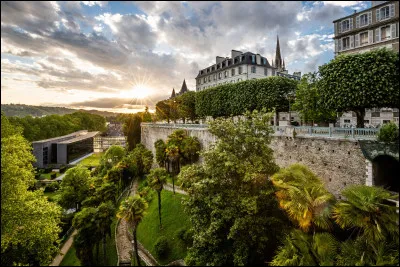 Comment s'appellent les habitants de la ville de Pau ?