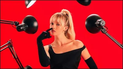 Pour quelle raison ou dans quelle situation a-t-elle commencé à souffrir d'acouphènes ?