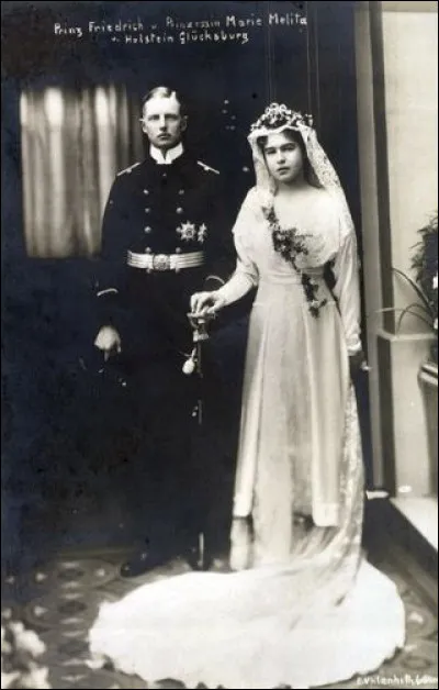 Quelle est la titulature de Marie Melita de Hohenlohe-Langenbourg du 5 février 1916 au 27 avril 1931 ?