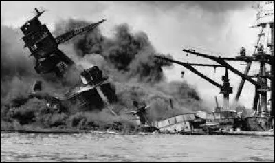Destruction de la flotte américaine par les Japonais à Pearl Harbor :