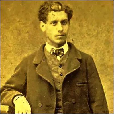 Dans quel ouvrage poétique épique le comte de Lautréamont aborde-t-il des thèmes sombres comme le blasphème, le sadisme et le meurtre ?