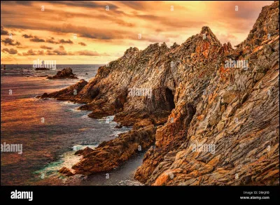 S'ennuie une fois mort, c'est le...