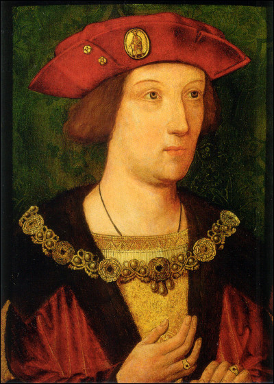 Quelle femme épouse Arthur Tudor et deviendra par la suite l'épouse de son frère cadet ?