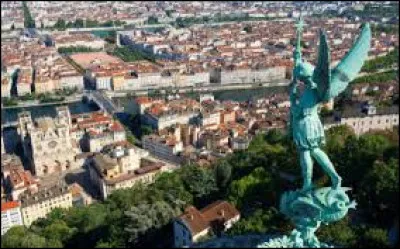 Dans quel département se trouve la ville de Lyon ?