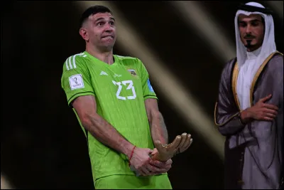 Et enfin, sais-tu qui est cette personne ?