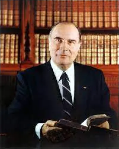 En quelle année est né le président François Mitterrand ?