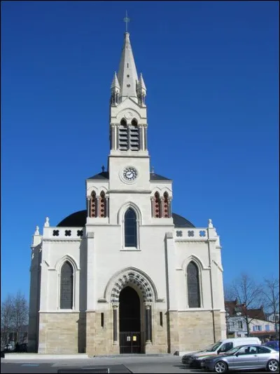 Un diacre permanent peut célébrer une messe.