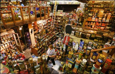 Un stickophile désigne une personne qui collectionne des pin's.