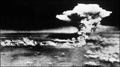 Bombes atomiques américaines sur le Japon :