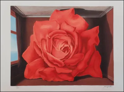 L'énorme fleur occupe toute la pièce dans ce tableau, auquel Magritte a donné le titre "Le ...... des lutteurs"
