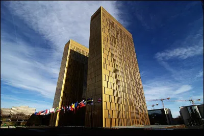 Dans quelle ville siège la cour de justice de l'Union européenne ?