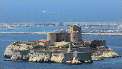 En face de quelle ville le château d'If se trouve-t-il ?