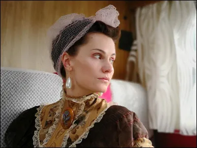 Quel rôle interprète Karina Stungyte sur cette photo ?