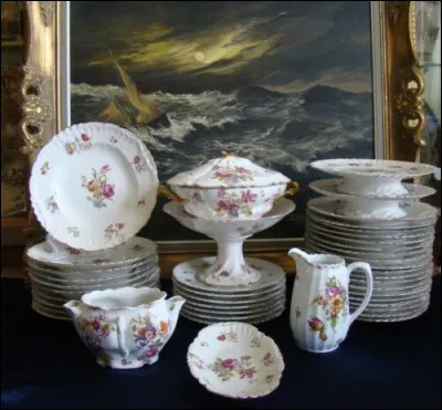 Quelle ville revendique l'honneur d'être la capitale de la porcelaine ?