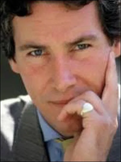 Le Saint, Simon Templar, a été interprété par de nombreux acteurs, tant à la télévision qu'au cinéma. Mais avec cet acteur anglais, c'est la première fois que Simon (Templar) est interprété par un prénommé Simon dans la vie... Qui est ce Simon ?