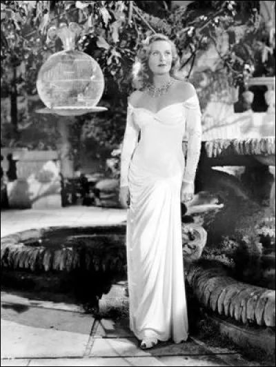 Eh oui, la belle Michèle se prénomme en fait Simone ! Elle a fait en partie une (petite) carrière à Hollywood. Quel point commun a-t-elle avec Roman Polanski ?