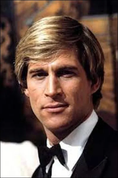Cet acteur britannique, Simon MacCorkindale, a été la star d'une série TV éphémère, mais marquante. Laquelle ?