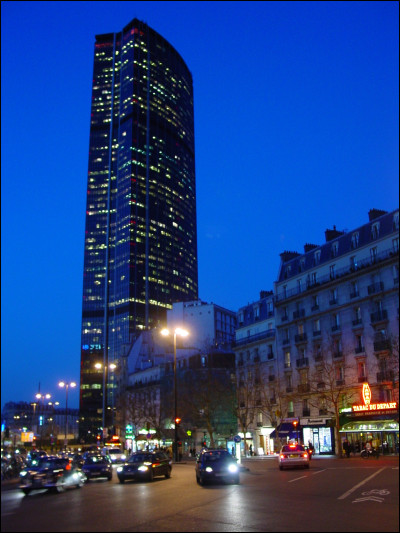 Où se trouve la tour Montparnasse ?