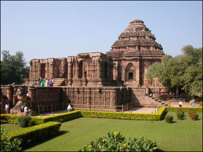 Où se trouve le Konark Sun Temple ?