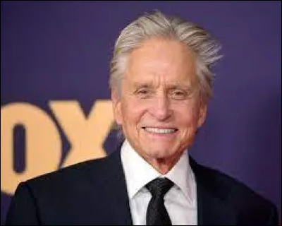 Comment s'appelle cet acteur qui est le fils de Kirk Douglas ?