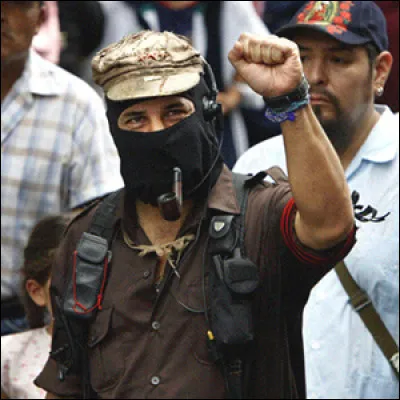 Dans quel pays "le sous-commandant Marcos" est-il le porte-parole et chef de la guérilla zapatiste ?