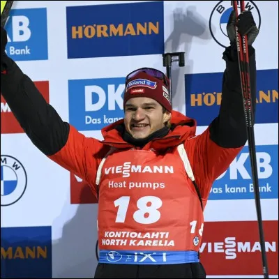 Ce biathlète suisse est la révélation de la saison : il termine à la 11e place et remporte la coupe des moins de 25 ans, c'est ....