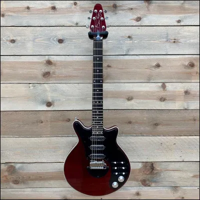 Quel est le nom de sa guitare ?