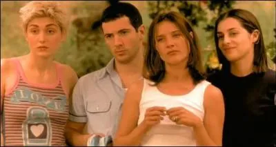 Sur cette image laquelle de ces femmes a déjà fait son coming-out dans le film "Pourquoi pas moi" ?