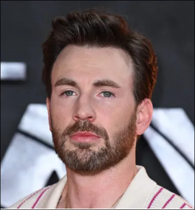 Qui est ce Chris, acteur américain célèbre pour son rôle dans l'Univers Marvel, sex-symbole des années 2020 ?