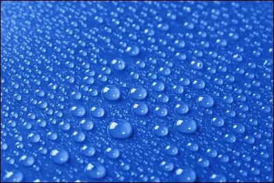 Quel fruit contient environ 95 % d'eau ?