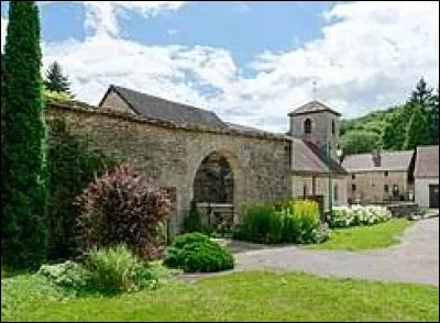 Petit village Côte-d'Orien de 63 habitants, Drée se situe dans l'ex région ...
