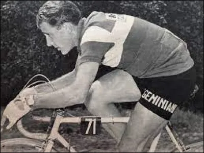 Ce coureur cycliste a été détenteur du record du monde de l'heure en 1957 et 1958, et a terminé 4e du tour de France 1959 : c'est Roger ...