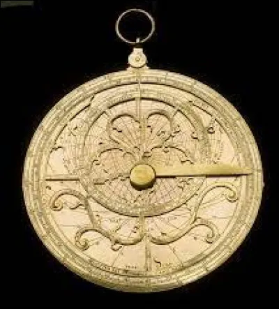 Par qui a été inventé l'astrolabe ?