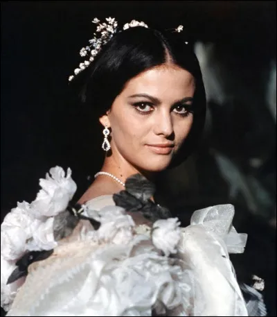 Le 15 avril 1938 est le jour de naissance de cette actrice à laquelle on peut attribuer le titre de star, je cite Claudia Cardinale. Dans quel film a-t-elle partagé l'affiche avec Alain Delon ?