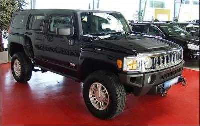 Quel constructeur automobile a dvellop ce vhicule produisant, en moyenne, 14 litres aux 100 kilomtres ?