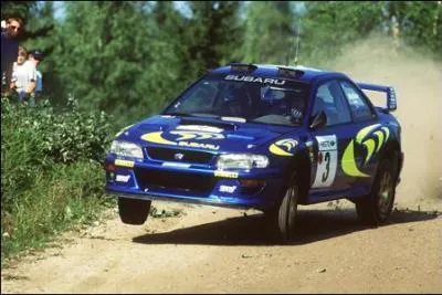 Quel est le modle de cette Subaru, souvent utilise dans les rallyes ?